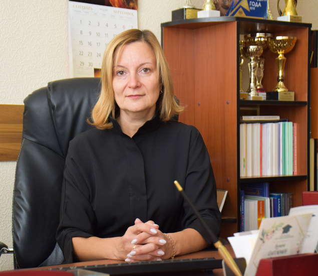 Декан Исайкина Мария Александровна